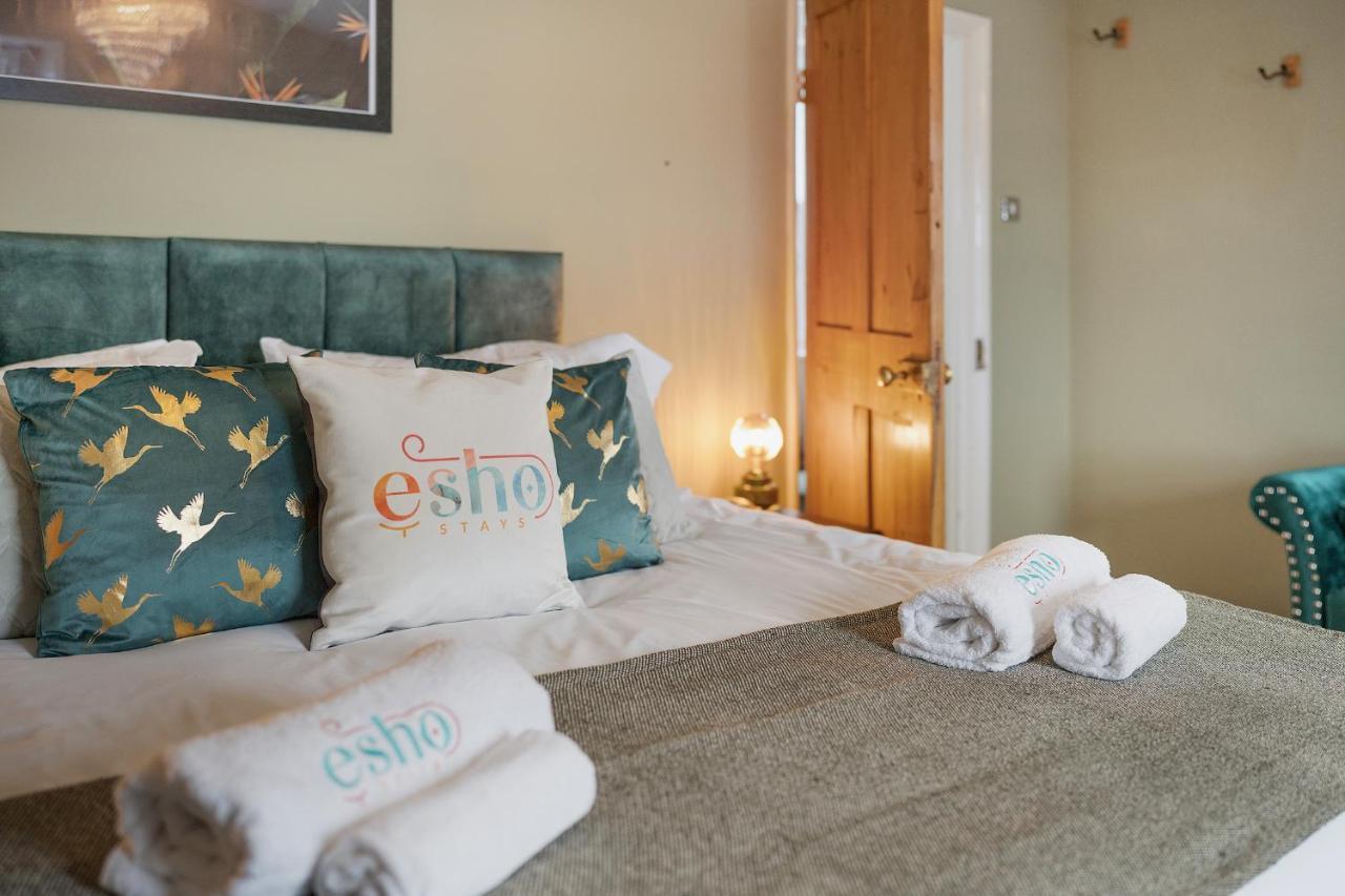 4 Bedroom Home With Garden, Game Room, Parking- Esho Stays Gloucester Eksteriør bilde